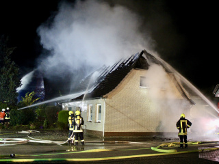 Dachstuhlbrand in Eggebek: Wohnhaus wird Raub der Flammen