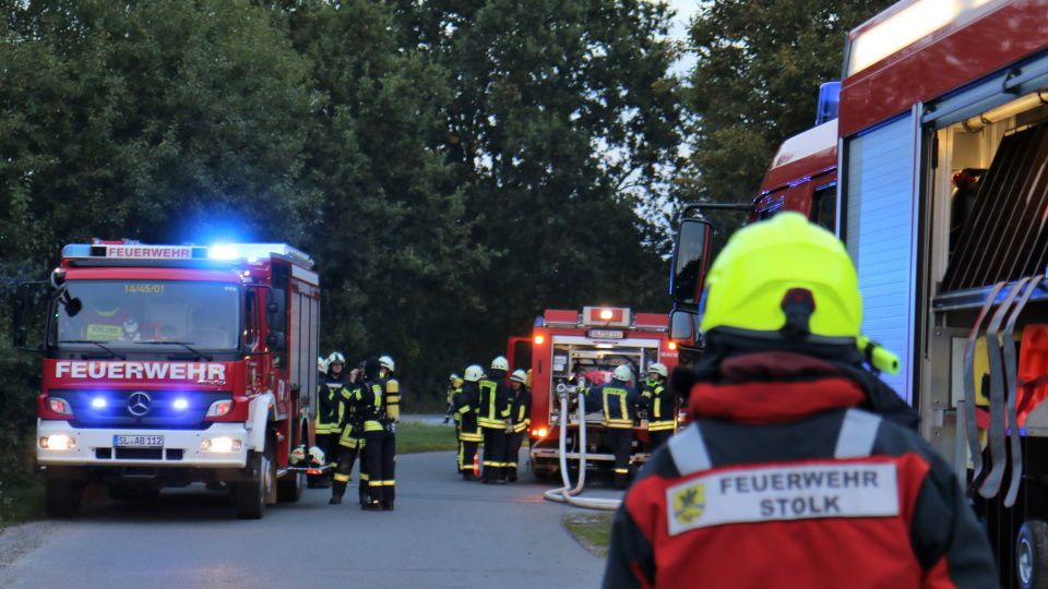Einsatzkräfte verhindern Großbrand in Süderfahrenstedt