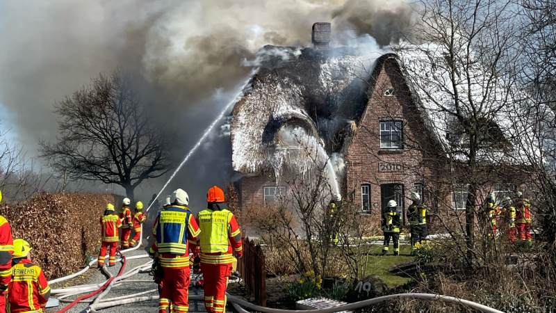 Reetdachhaus in Treia durch Feuer zerstört