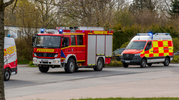 Marschübung der Stadt Kiel - Viel Blaulicht in und um Süderbrarup